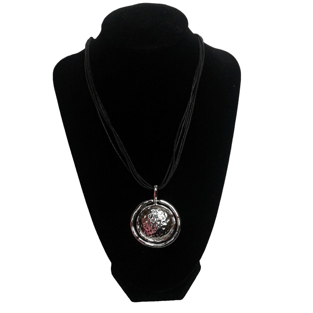 Silver Tone Pendant Necklace